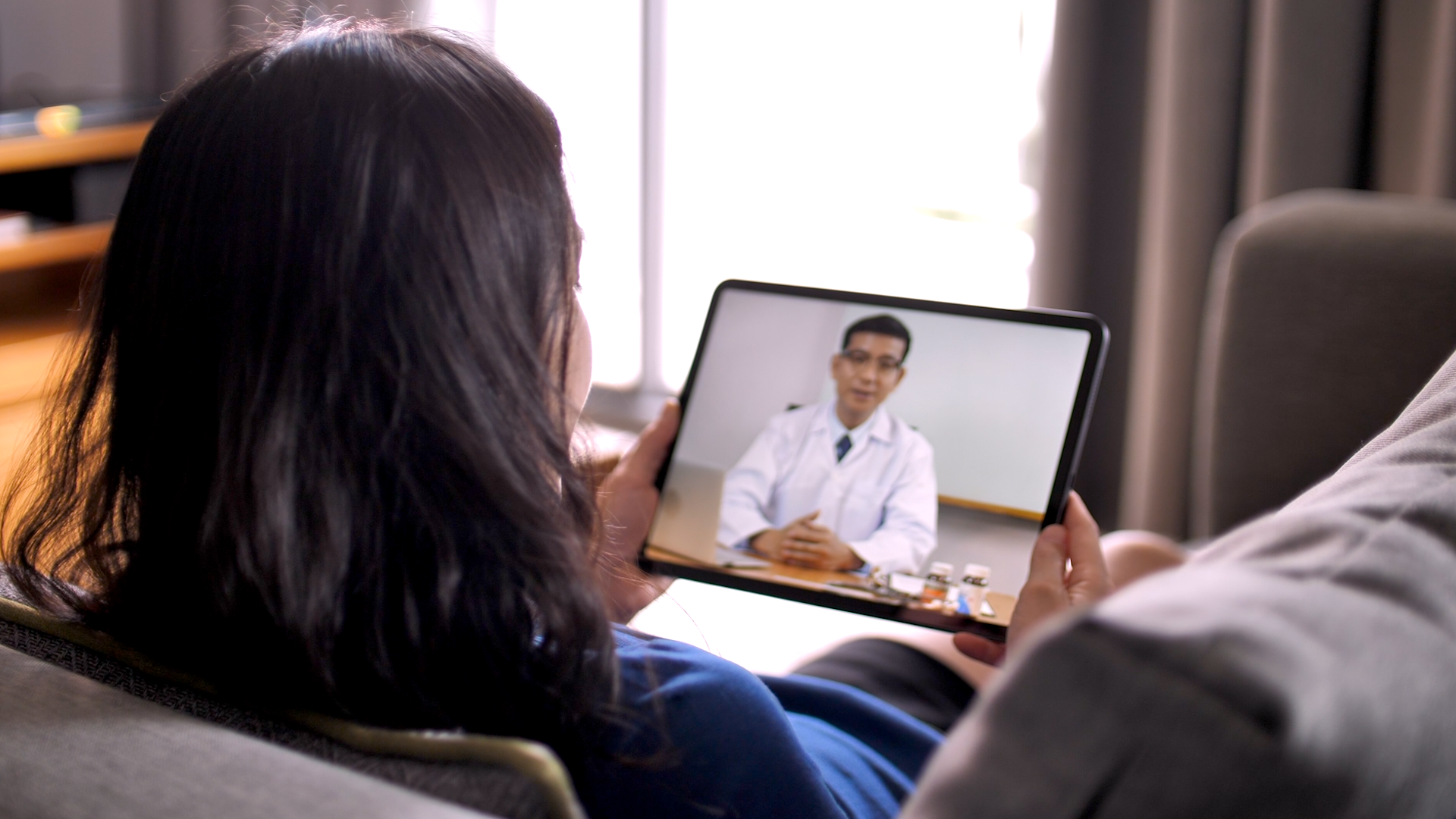 Ipad-doctor-consult